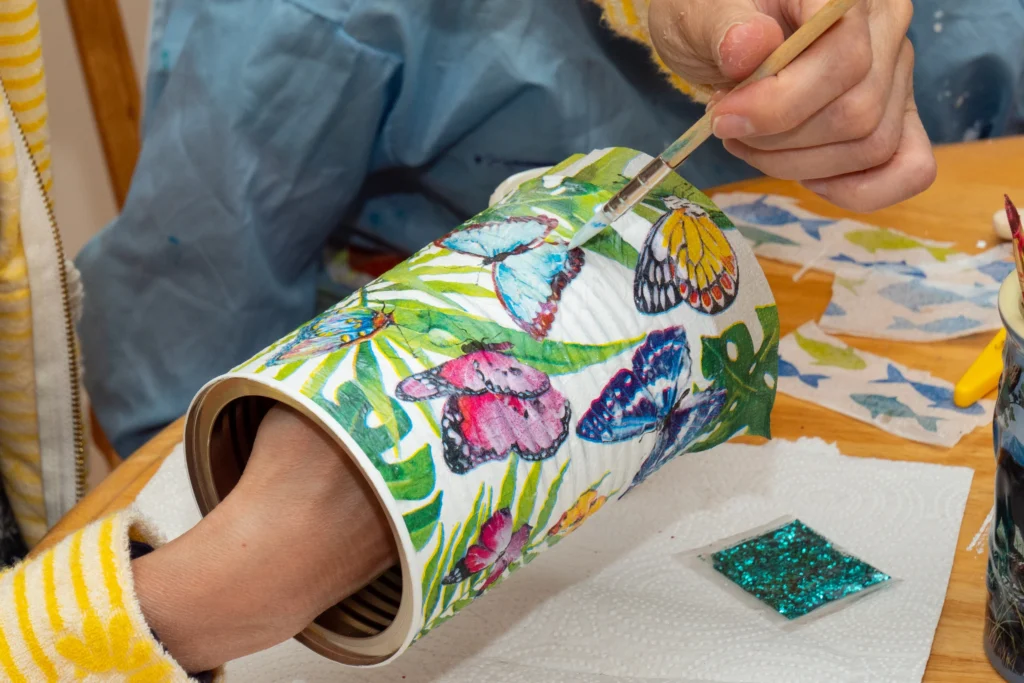 kids summer business ideas: art and crafts