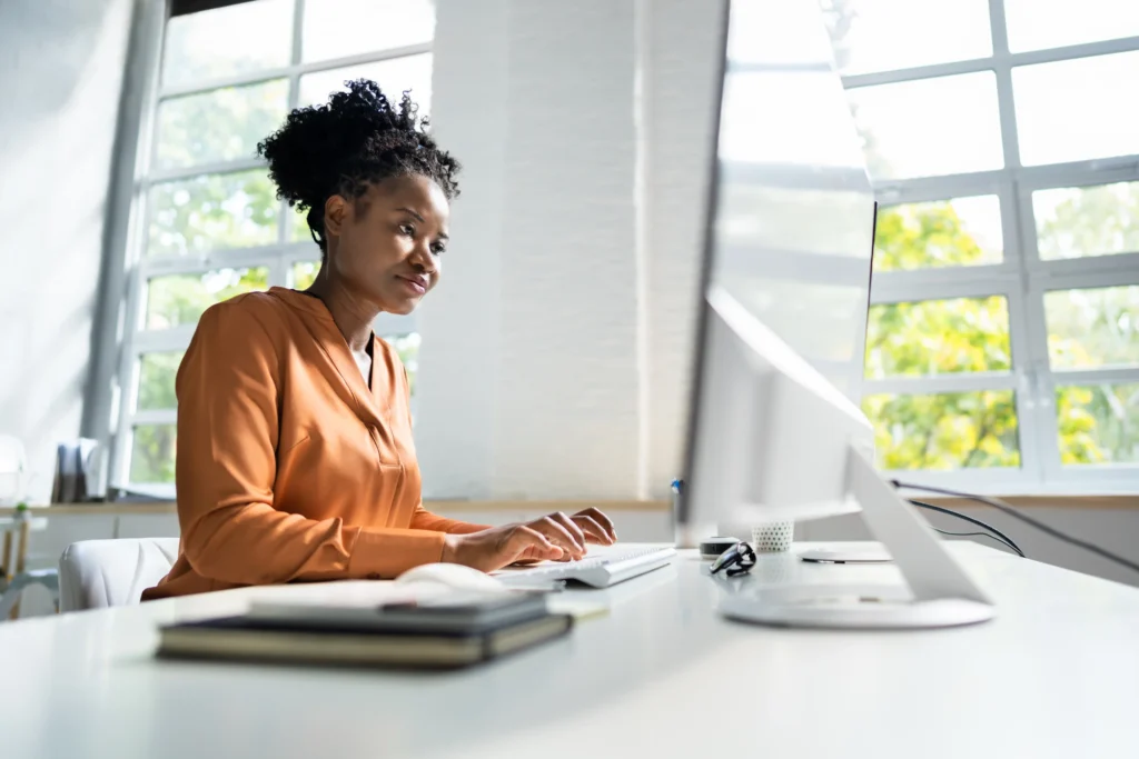 1customer service: virtual receptionist doing patient follow-up scheduling