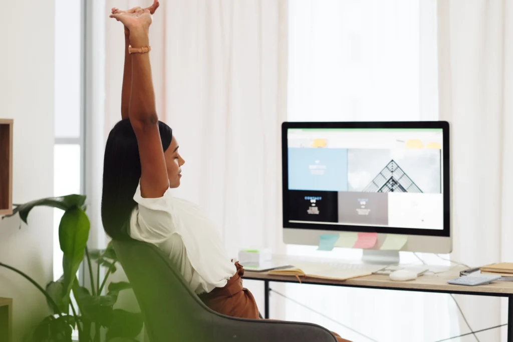 earn online from WordPress: woman doing web design