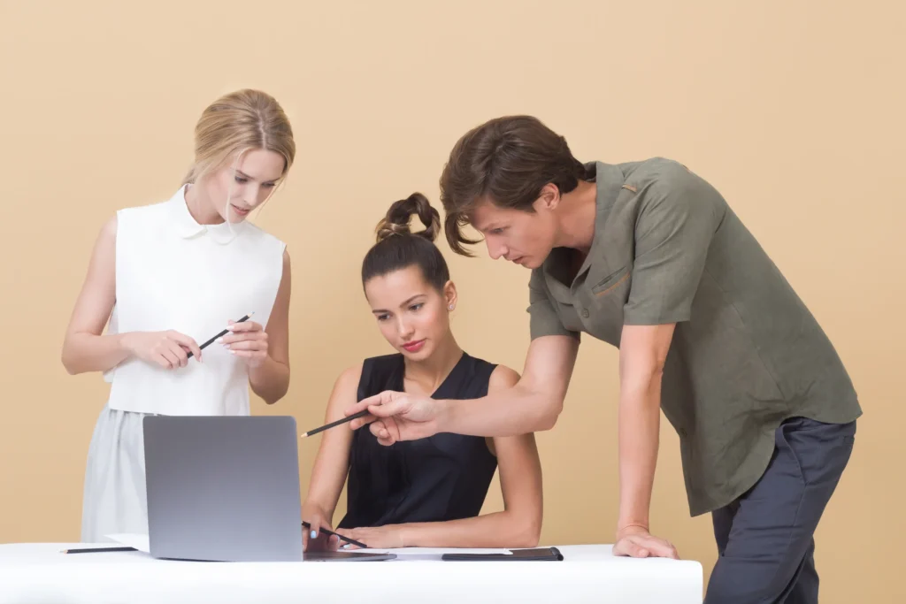 word-of-mouth marketing team discussion and meeting