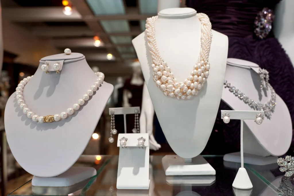 how to showcase products: jewelry retail store display