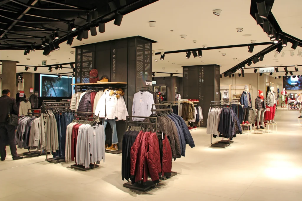 how to showcase products: retail store display