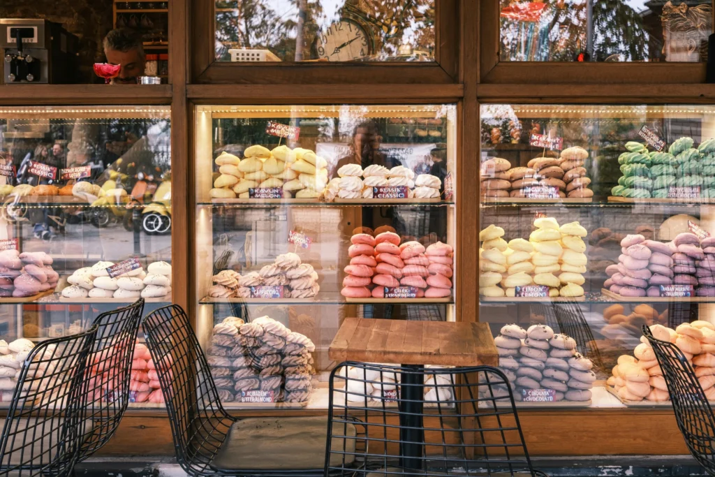 how to showcase products: retail store display